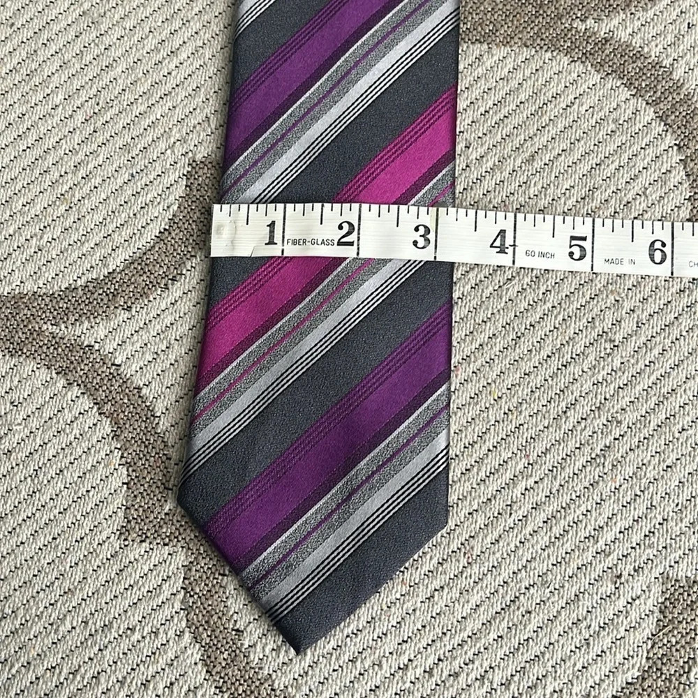 Kenneth Cole Reaction striped pink purple silk tie - Picture 7 of 8